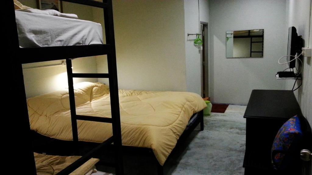 Gotum Hostel 1 Пхукет Экстерьер фото