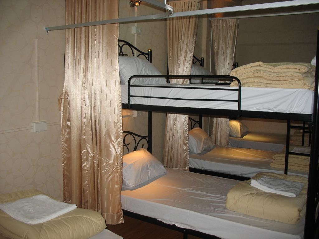Gotum Hostel 1 Пхукет Экстерьер фото